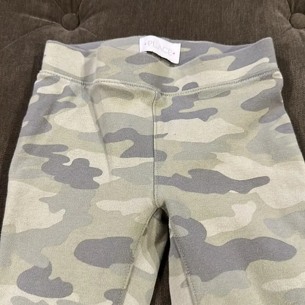 The children’s place army print leggings size 5